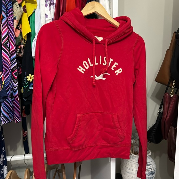 Hollister Tops - Pullover hoodie
